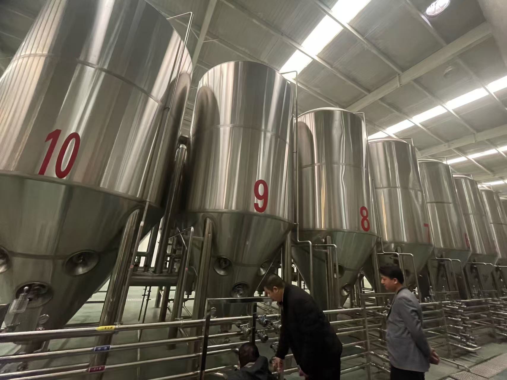 嘉定精酿啤酒设备厂—平面布置、设备设计、制造、调试、培训等一条龙服务